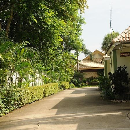 Saraburi Garden Resort Екстер'єр фото