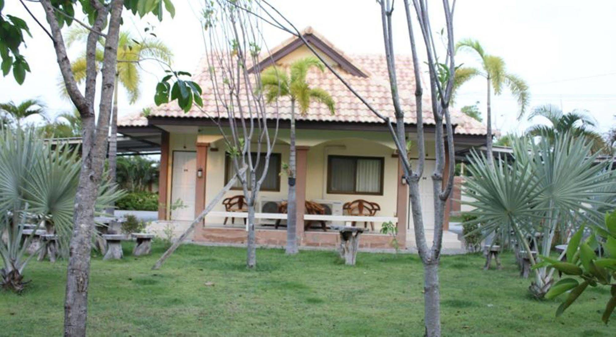 Saraburi Garden Resort Екстер'єр фото