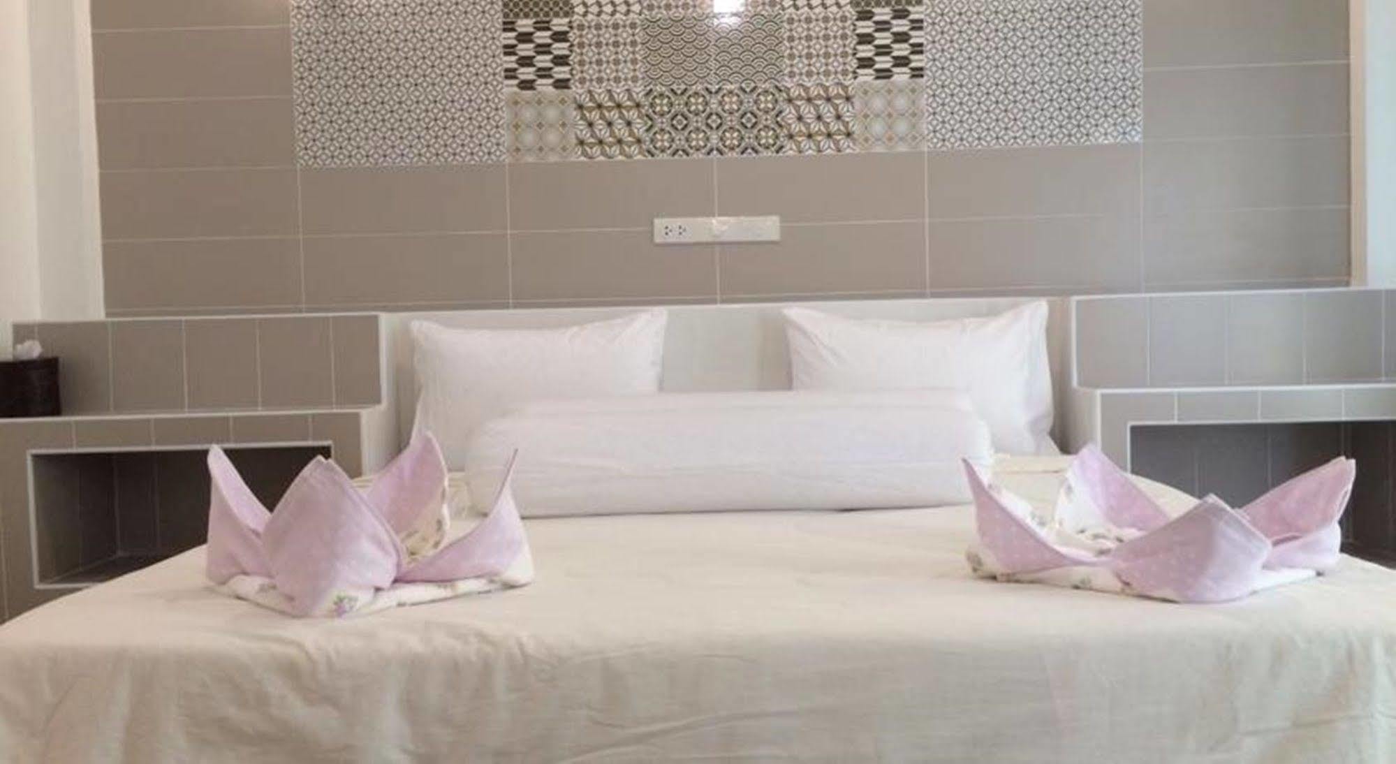 Saraburi Garden Resort Екстер'єр фото