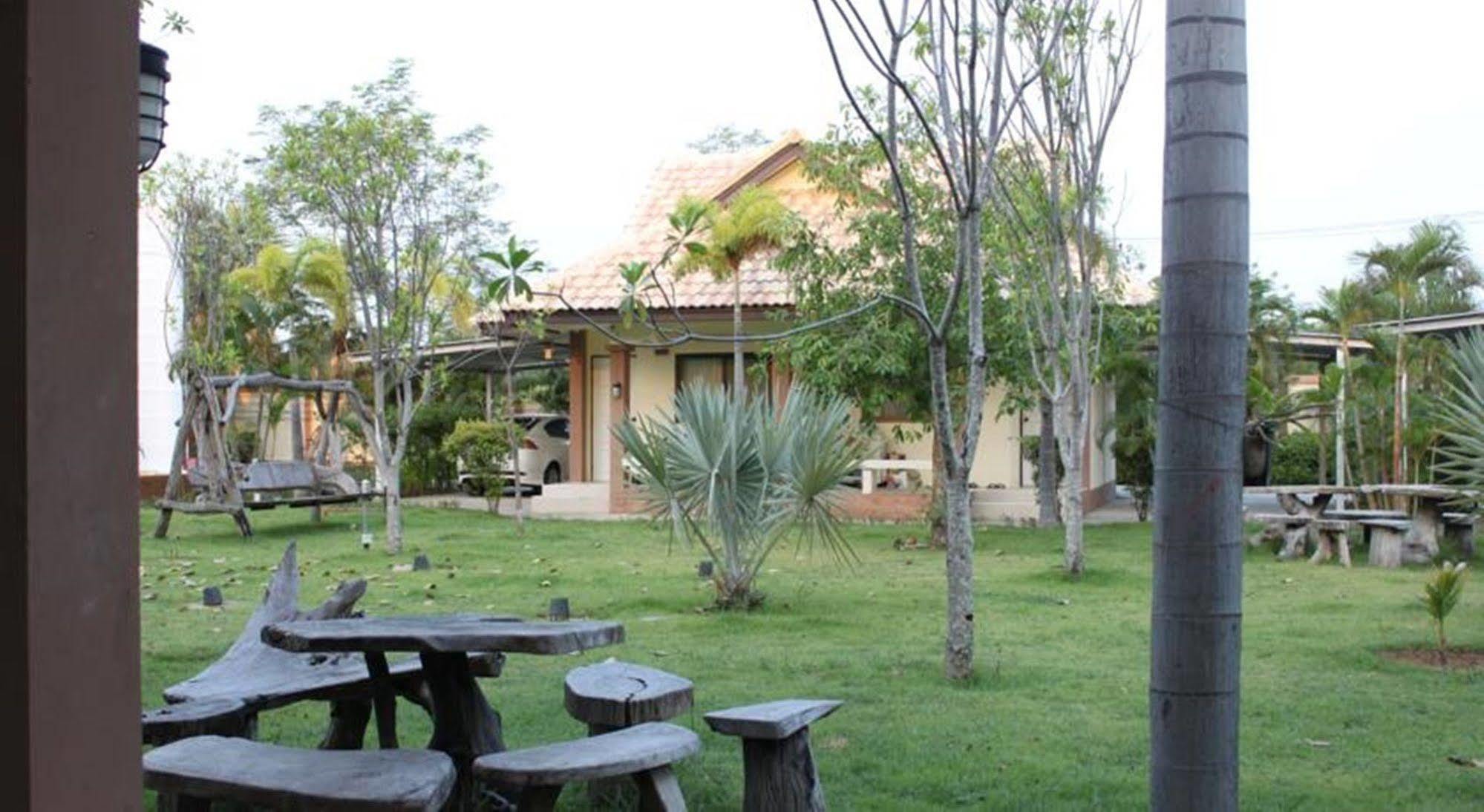 Saraburi Garden Resort Екстер'єр фото