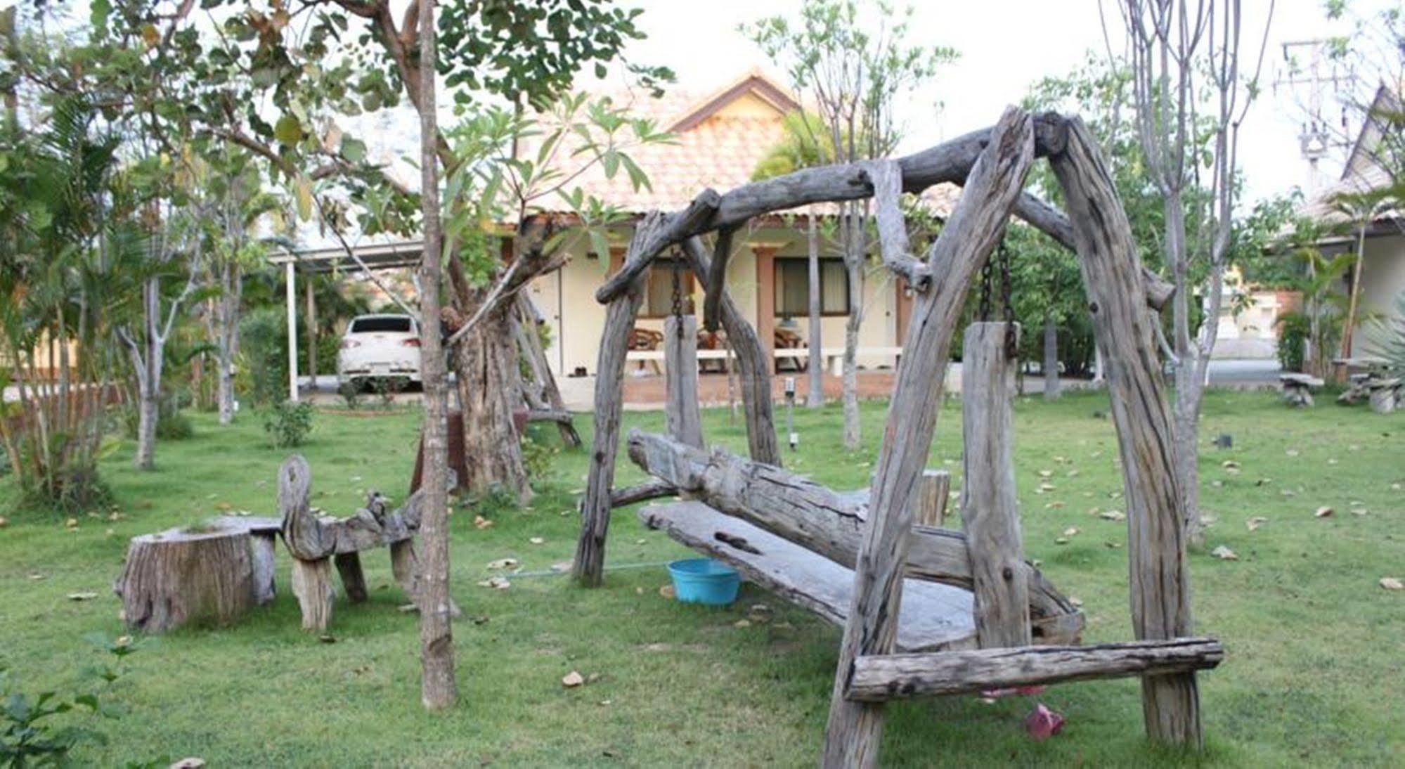 Saraburi Garden Resort Екстер'єр фото
