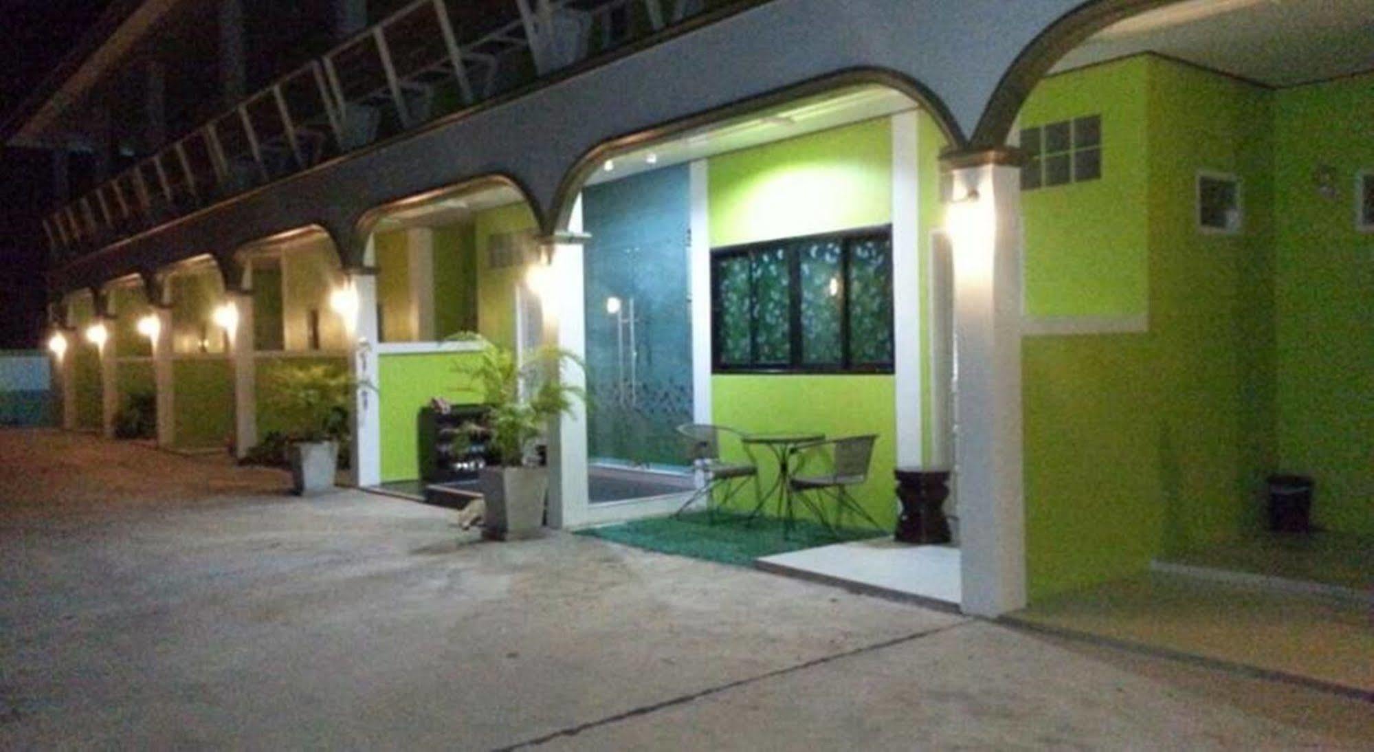 Saraburi Garden Resort Екстер'єр фото